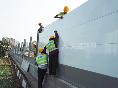 深圳大通建材施工工地鋼結構圍擋價格是多少？